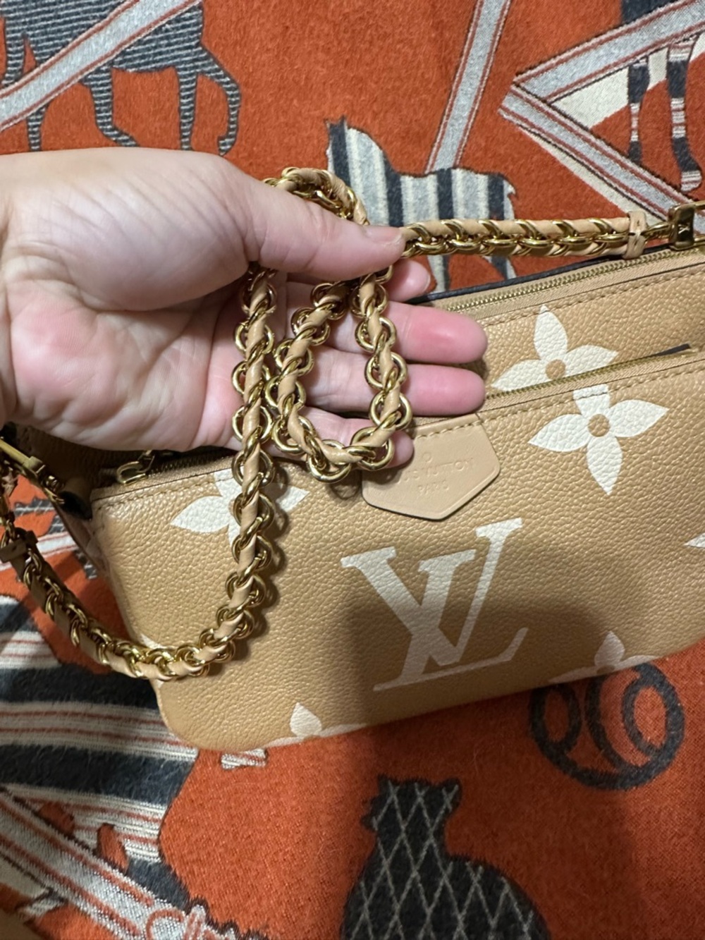 LOUIS VUITTON ❤️🌟MONOGRAM EMPREINTE GIANT MULTI POCHETTE W/ TWO STRAP MICRCHIP⭐️ - Picture 5 of 15